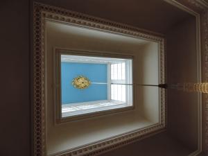 Salon Lantern Light