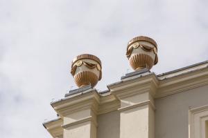 Parapet Urns