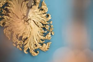Salon Ceiling Boss detail