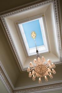 Salon Chandelier